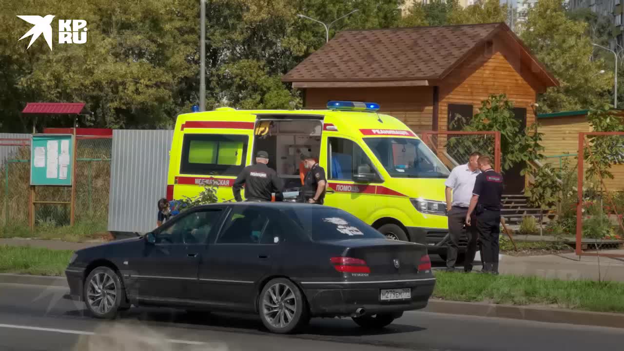 В Москве полиция подстрелила голого темнокожего, напавшего с ножом на  автобус - TOPNews.RU