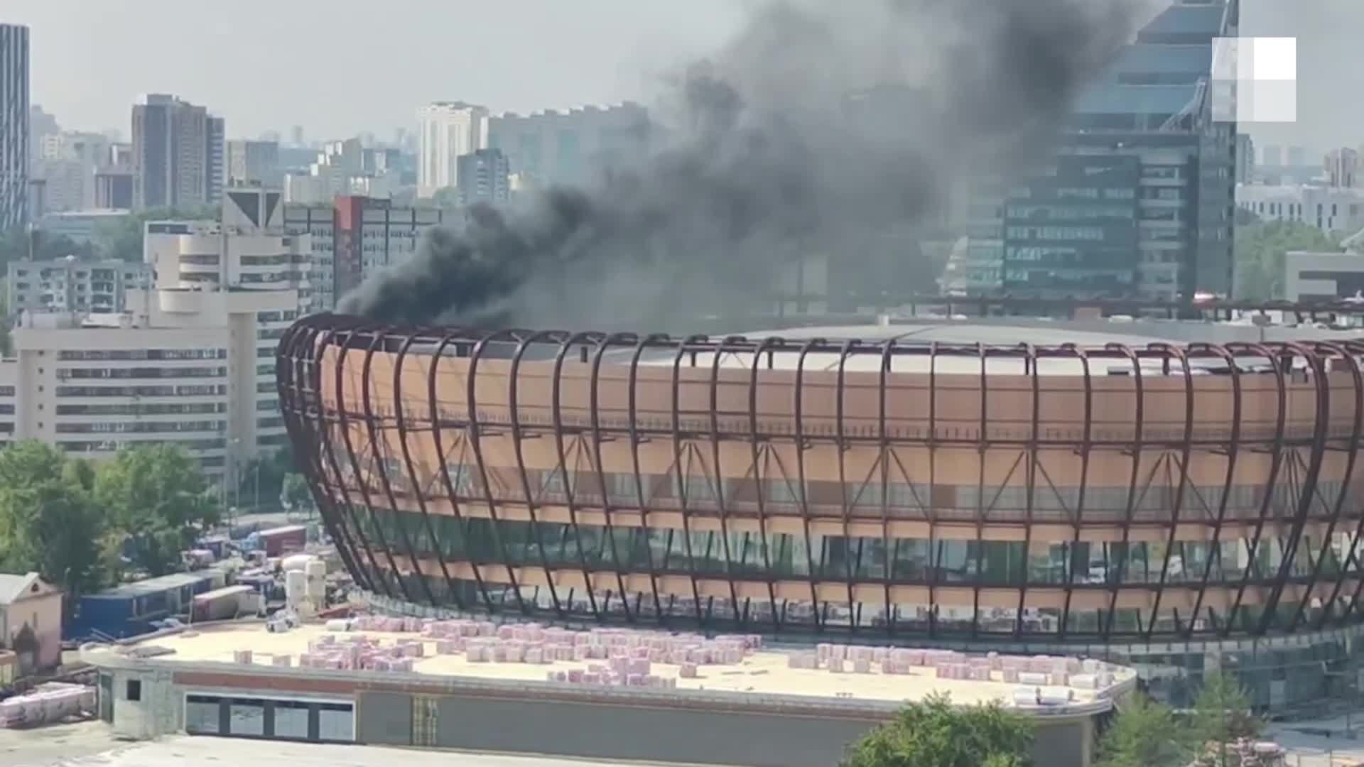 В Екатеринбурге загорелась строящаяся УГМК-Арена - 17 августа 2023 -  ФОНТАНКА.ру