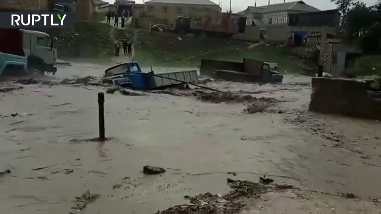 Во власти стихии: на Дагестан обрушились ливень и град — РТ на русском