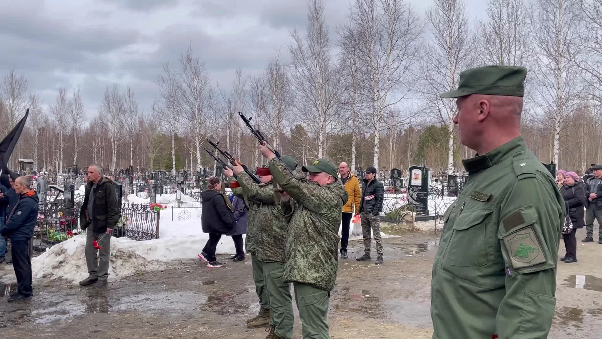 В Пыть-Яхе похоронили добровольца, погибшего в СВО на Украине Ивана  Фроленко - 8 мая 2023 - 86.ру