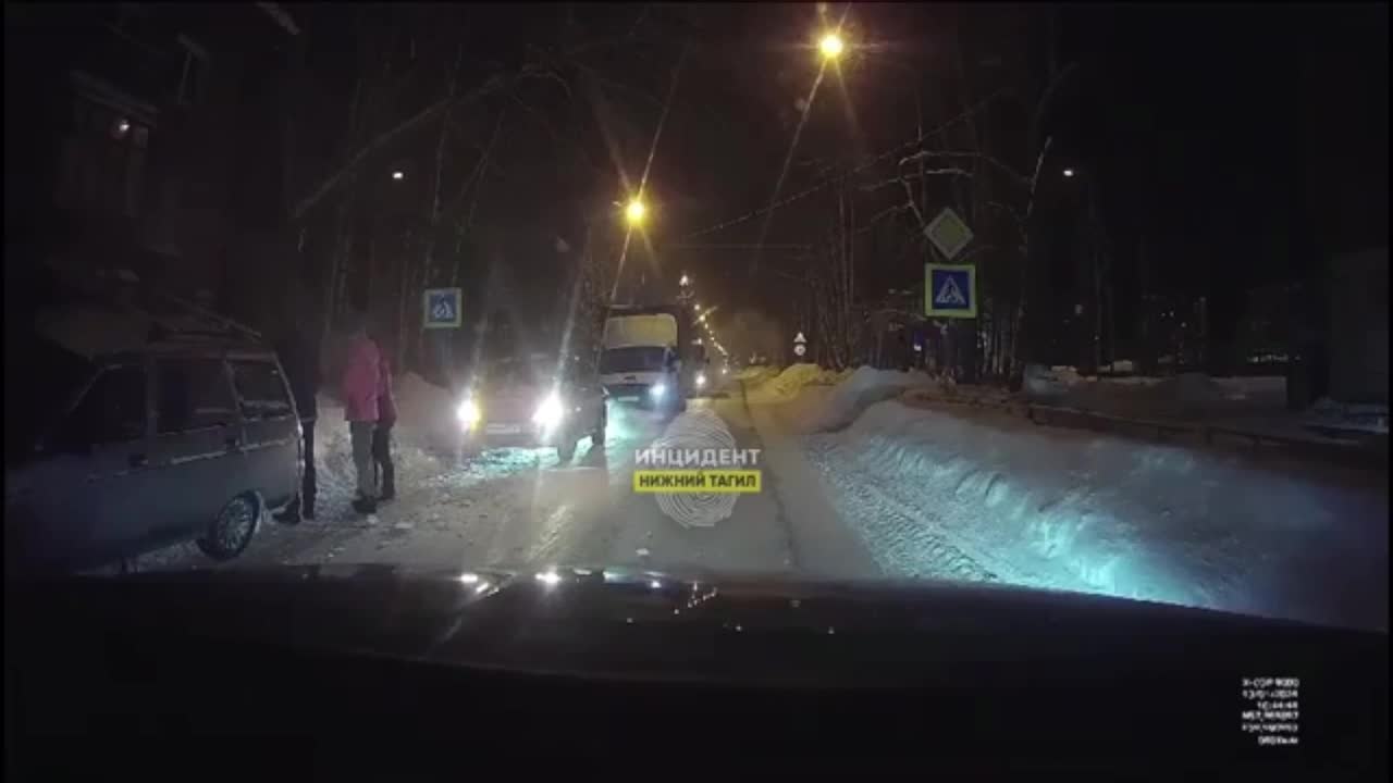 В Нижнем Тагиле водитель легковушки сбил девочку прямо на пешеходном  переходе - 13 января 2024 - Е1.ру