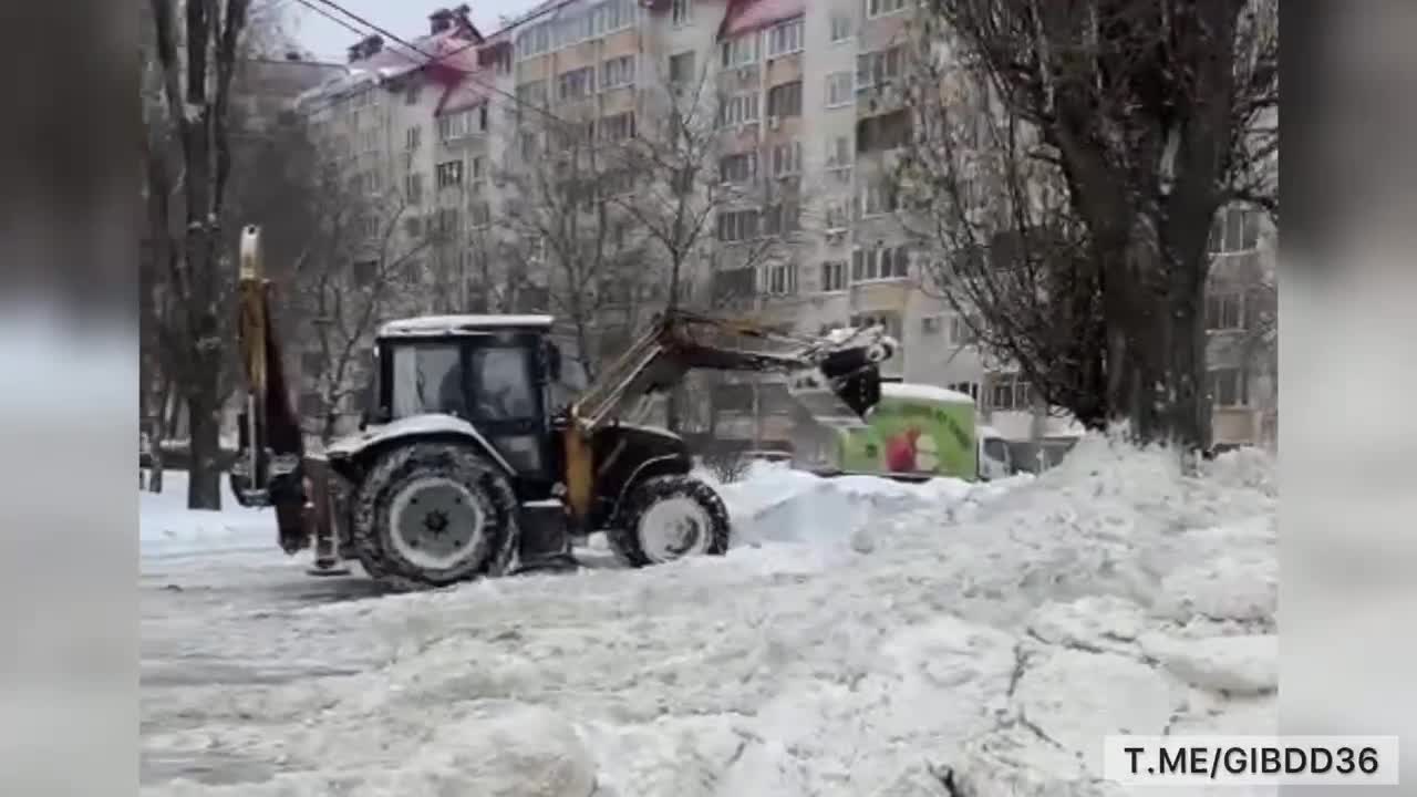 В Воронеже пообещали эвакуировать машины, которые мешают уборке снега - 15  декабря 2023 - ВОРОНЕЖ1.ру