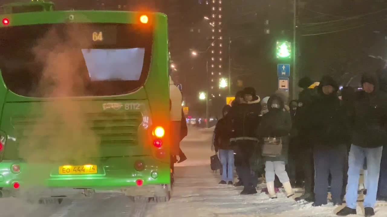 Челябинск второй раз за день встал в десятибалльные пробки - 10 января 2024  - 74.ru