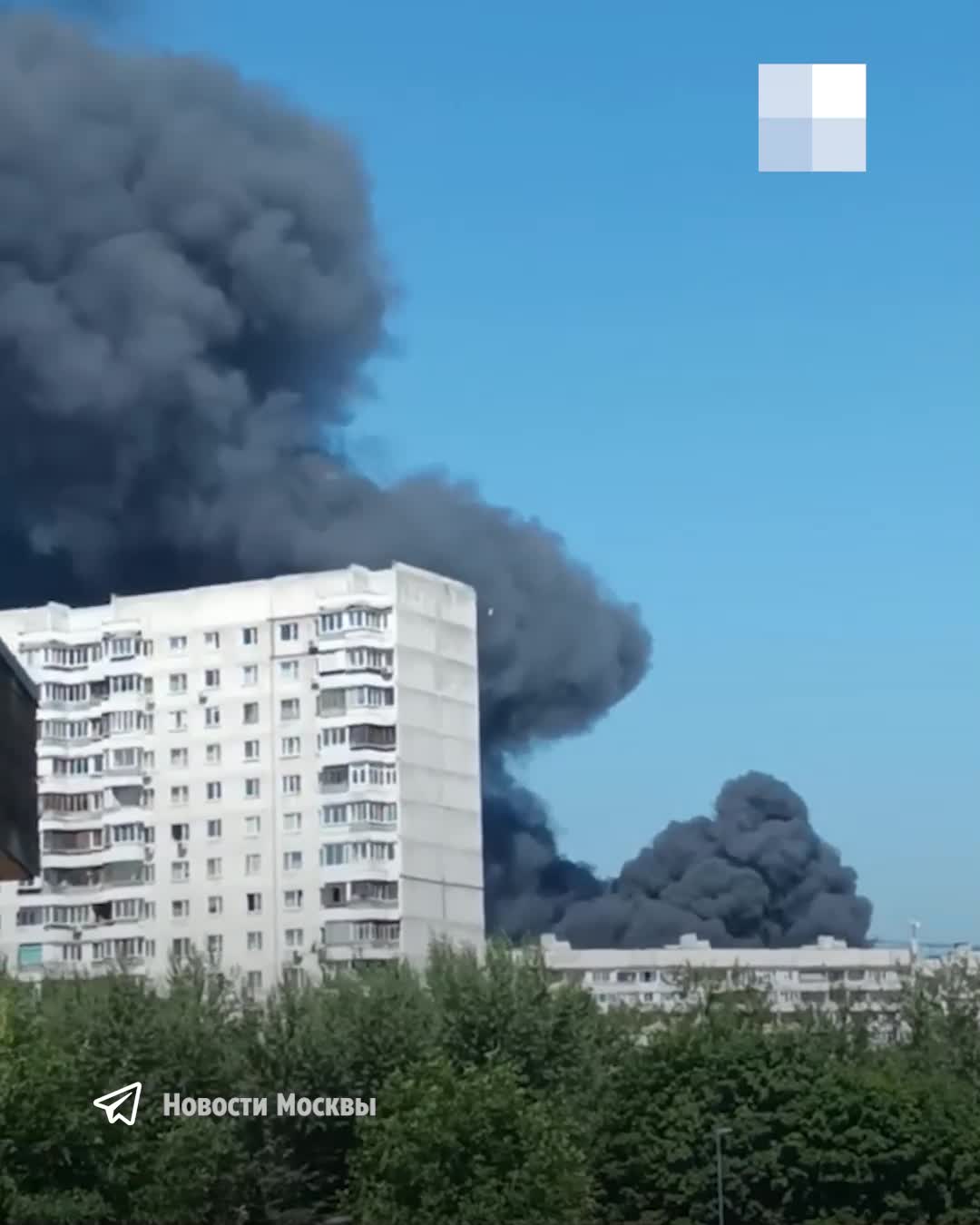 Пожар на Каширском шоссе, пожар в Москве, в Москве сгорел ангар с шинами 29  июня 2022 - 29 июня 2022 - МСК1.ру