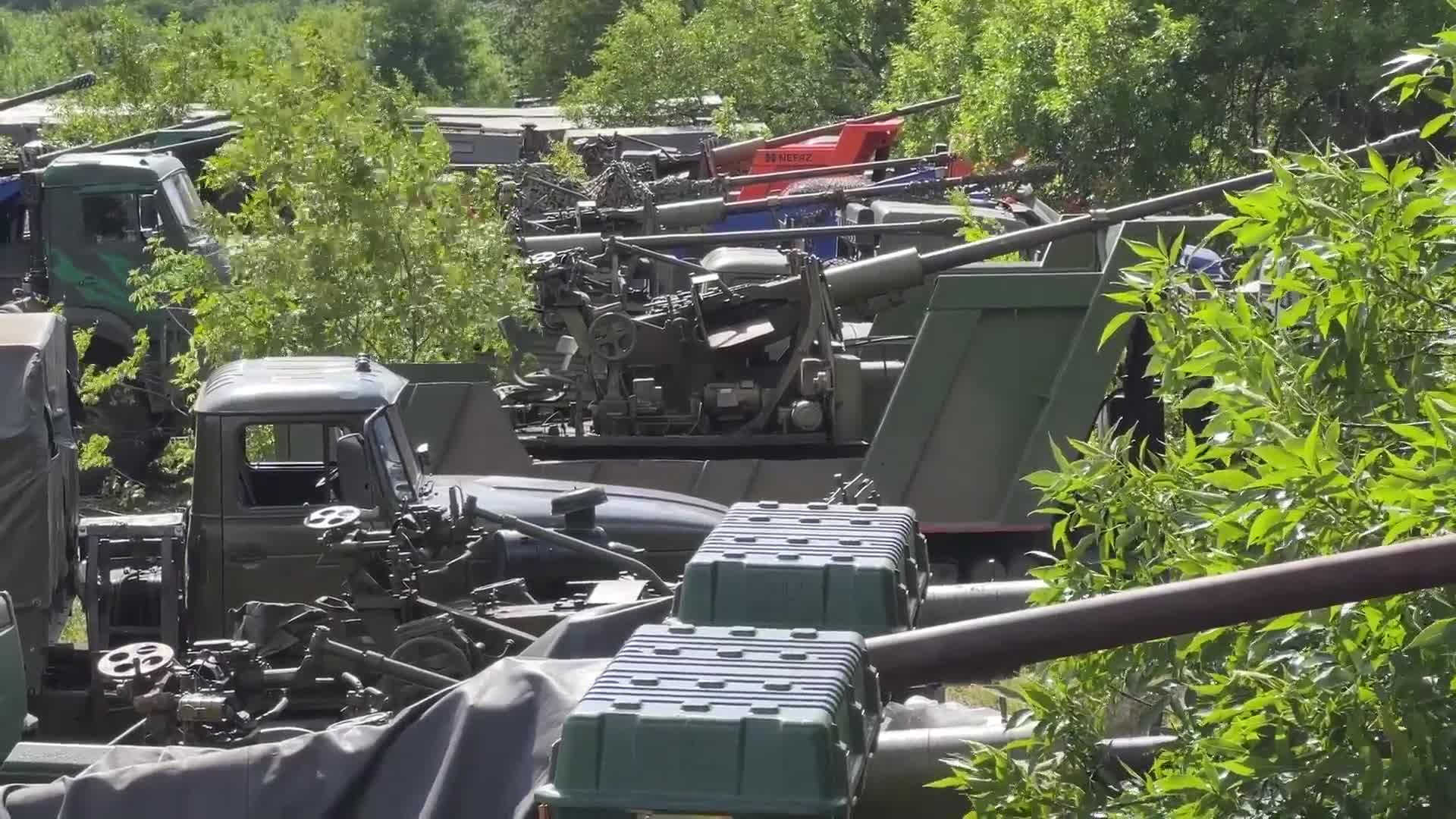 Колонна ЧВК «Вагнер» движется по федеральной трассе М-4 в сторону Москвы:  министерство обороны разоружило частную военную компанию Евгения Пригожина  - 13 июля 2023 - МСК1.ру