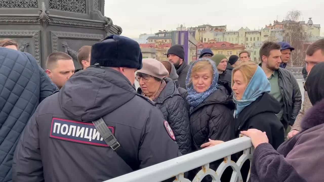 «Такие, как он, бывают раз в столетие». Фоторепортаж трогательного прощания  с Владимиром Жириновским