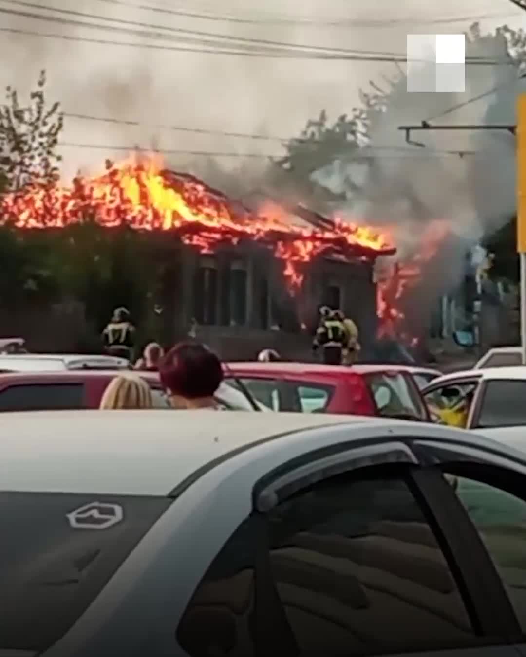 В центре Челябинска, где хотят построить небоскреб, второй раз загорелся  деревянный дом | 74.ру - новости Челябинска