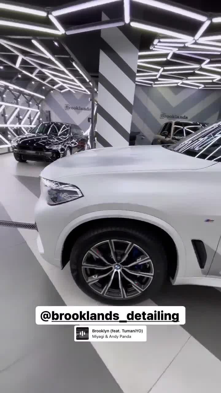 Нагорный показал, как превратил олимпийский BMW X5 от Путина в «монстрика»:  видео