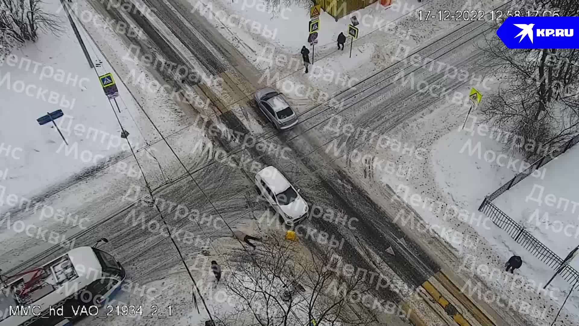 Лежит лицом вниз, не двигаясь»: в Москве машина сбила велосипедиста в  Погонном проезде - Вести Московского региона